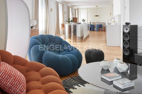 Ático de 4 dormitorios en venta en Eixample, Barcelona, Cataluña, Spain № 2645 - foto 25