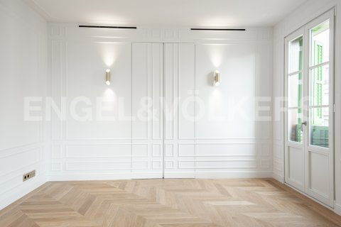 Ático de 4 dormitorios en venta en Eixample, Barcelona, Cataluña, Spain № 2645 - foto 16