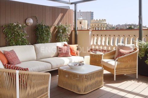 Ático de 4 dormitorios en venta en Eixample, Barcelona, Cataluña, Spain № 2645 - foto 2