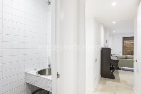 Apartamento de 2 dormitorios en venta en Sant Martí, Barcelona, Cataluña, Spain № 2646 - foto 27