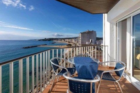 Apartamento de 3 dormitorios en venta en Sant Antoni de Calonge, Gerona, Cataluña, Spain № 1656