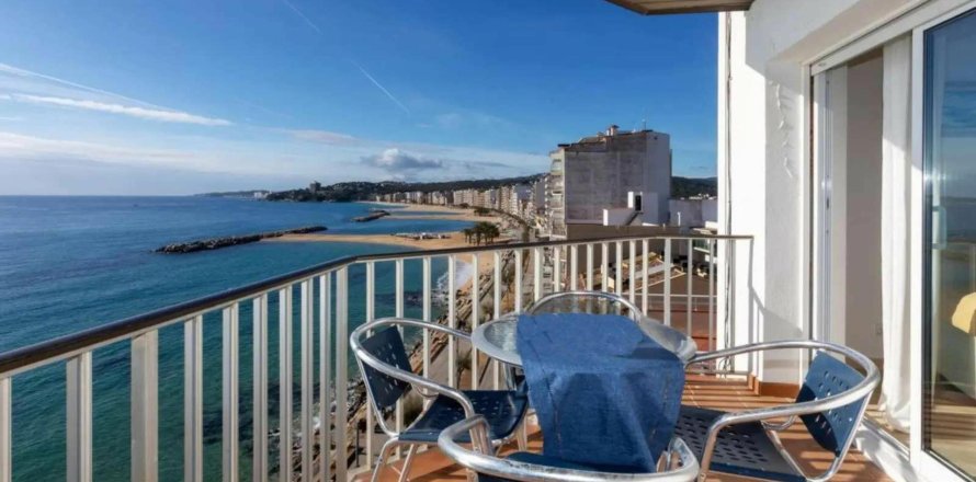 Apartamento de 3 dormitorios en venta en Sant Antoni de Calonge, Gerona, Cataluña, Spain № 1656