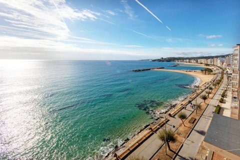 Apartamento de 3 dormitorios en venta en Sant Antoni de Calonge, Gerona, Cataluña, Spain № 1656 - foto 16