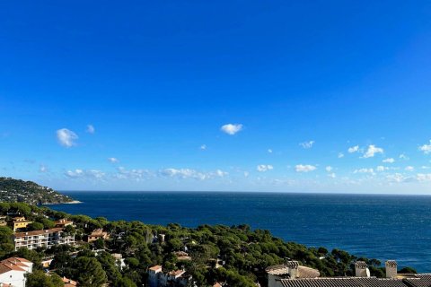 Apartamento de 3 dormitorios en venta en Calella De Palafrugell, Gerona, Cataluña, Spain № 1660 - foto 4