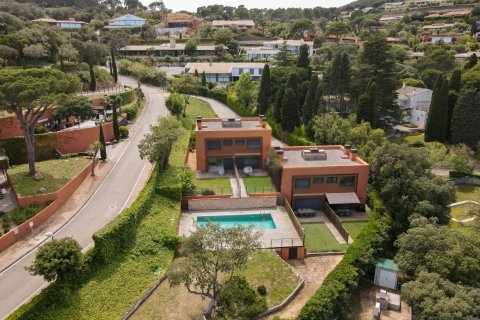 Casa adosada de 4 dormitorios en venta en Begur, Gerona, Cataluña, Spain № 1658 - foto 24