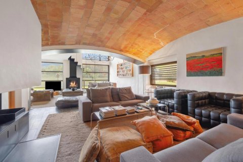 Сasa de 8 dormitorios en venta en Forallac, Gerona, Cataluña, Spain № 1661 - foto 10