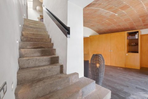 Сasa de 8 dormitorios en venta en Forallac, Gerona, Cataluña, Spain № 1661 - foto 19