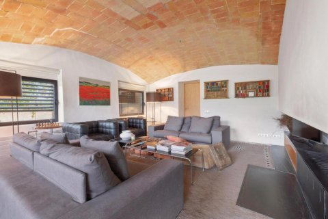 Сasa de 8 dormitorios en venta en Forallac, Gerona, Cataluña, Spain № 1661 - foto 9
