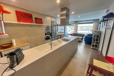 Apartamento de 3 dormitorios en venta en Sant Antoni de Calonge, Gerona, Cataluña, Spain № 1657 - foto 6