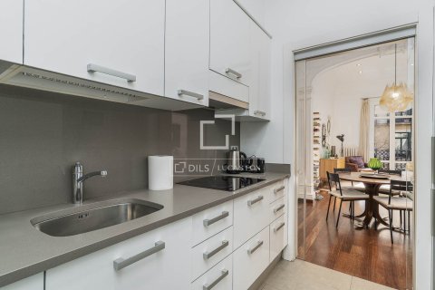Купить квартиру в Барселона, Испания с 2 спальни, 82м², № 6375 - фото 9