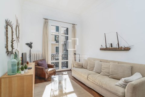 Купить квартиру в Барселона, Испания с 2 спальни, 82м², № 6375 - фото 3