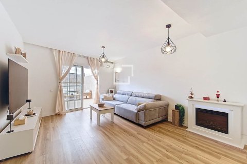 Villa de 4 dormitorios en venta en Vilanova i la Geltrú, Barcelona, Cataluña, Spain № 6376