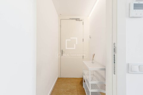 Ático de 3 dormitorios en venta en Barcelona, Cataluña, Spain № 6378 - foto 19