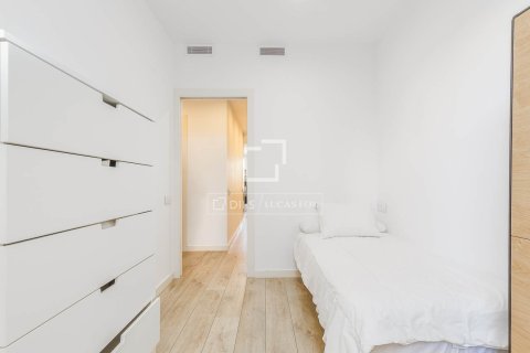 Ático de 3 dormitorios en venta en Barcelona, Cataluña, Spain № 6378 - foto 11