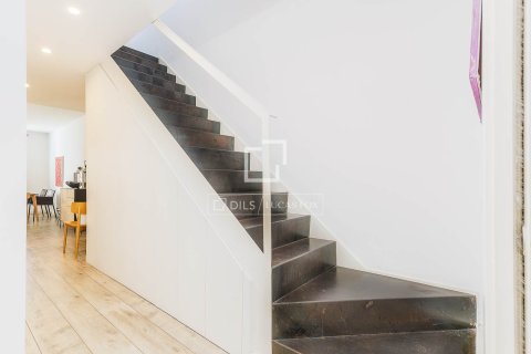 Ático de 3 dormitorios en venta en Barcelona, Cataluña, Spain № 6378 - foto 23