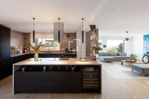 Villa de 3 dormitorios en venta en Alella, Barcelona, Cataluña, Spain № 3928 - foto 9