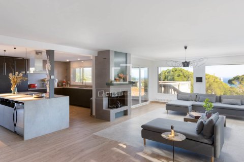 Villa de 3 dormitorios en venta en Alella, Barcelona, Cataluña, Spain № 3928 - foto 12