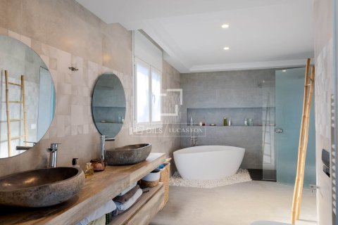 Villa de 3 dormitorios en venta en Alella, Barcelona, Cataluña, Spain № 3928 - foto 22