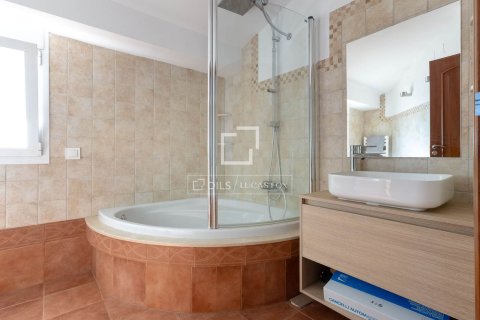 Villa de 3 dormitorios en venta en Alella, Barcelona, Cataluña, Spain № 3928 - foto 30