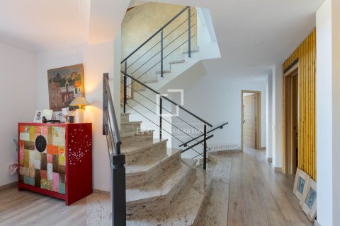 Villa de 3 dormitorios en venta en Alella, Barcelona, Cataluña, Spain № 3928 - foto 20
