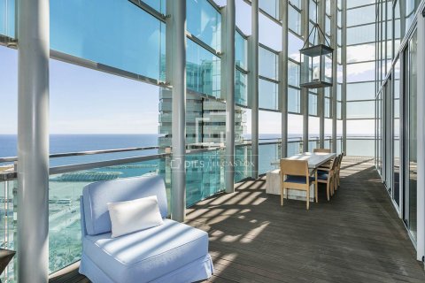 Ático de 2 dormitorios en venta en Barcelona, Cataluña, Spain № 3934 - foto 4