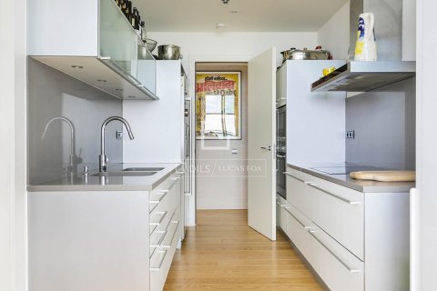 Ático de 2 dormitorios en venta en Barcelona, Cataluña, Spain № 3934 - foto 19