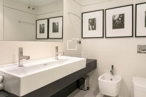 Ático de 2 dormitorios en venta en Barcelona, Cataluña, Spain № 3934 - foto 30