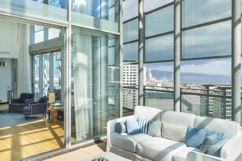 Ático de 2 dormitorios en venta en Barcelona, Cataluña, Spain № 3934 - foto 8