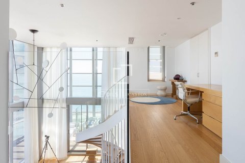 Ático de 2 dormitorios en venta en Barcelona, Cataluña, Spain № 3934 - foto 16
