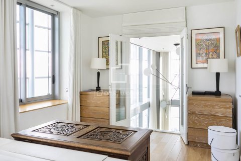 Ático de 2 dormitorios en venta en Barcelona, Cataluña, Spain № 3934 - foto 26