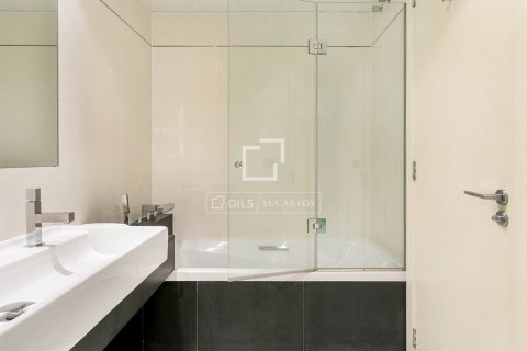 Ático de 2 dormitorios en venta en Barcelona, Cataluña, Spain № 3934 - foto 29