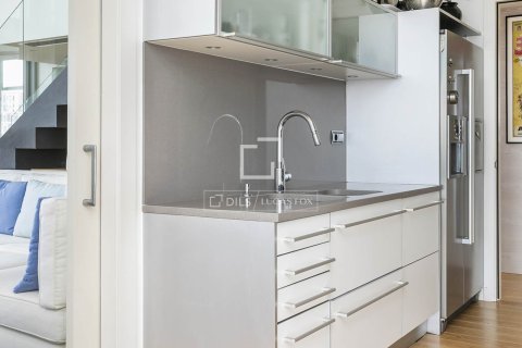Ático de 2 dormitorios en venta en Barcelona, Cataluña, Spain № 3934 - foto 20