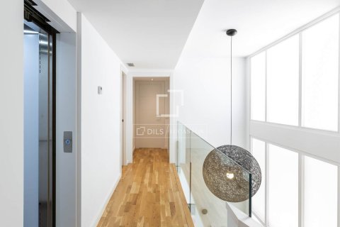 Villa de 5 dormitorios en venta en Vilassar de Dalt, Barcelona, Cataluña, Spain № 3933 - foto 17