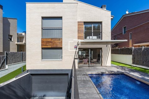 Villa de 5 dormitorios en venta en Vilassar de Dalt, Barcelona, Cataluña, Spain № 3933 - foto 28