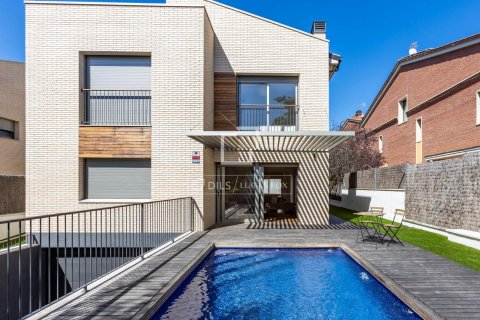 Villa de 5 dormitorios en venta en Vilassar de Dalt, Barcelona, Cataluña, Spain № 3933 - foto 4