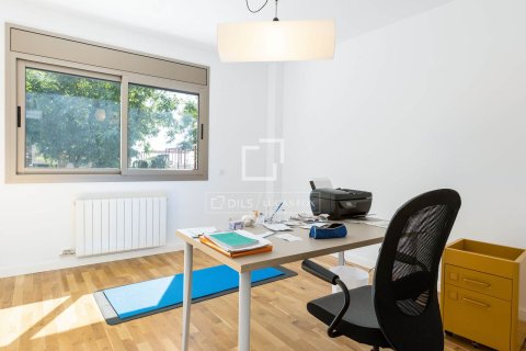 Villa de 5 dormitorios en venta en Vilassar de Dalt, Barcelona, Cataluña, Spain № 3933 - foto 15