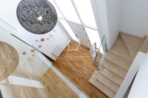 Villa de 5 dormitorios en venta en Vilassar de Dalt, Barcelona, Cataluña, Spain № 3933 - foto 16