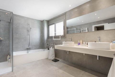 Villa de 5 dormitorios en venta en Vilassar de Dalt, Barcelona, Cataluña, Spain № 3933 - foto 20