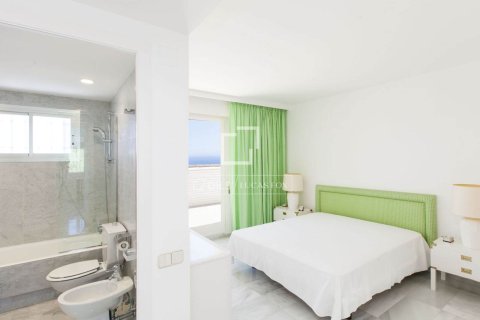 Купить виллу в Кастельдефельс, Испания с 6 спален, 770м², № 3929 - фото 11