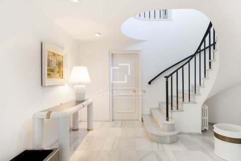 Купить виллу в Кастельдефельс, Испания с 6 спален, 770м², № 3929 - фото 9