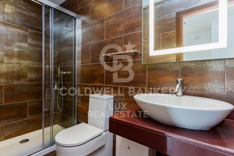 Villa de 5 dormitorios en venta en Pau, Gerona, Cataluña, Spain № 5811 - foto 11
