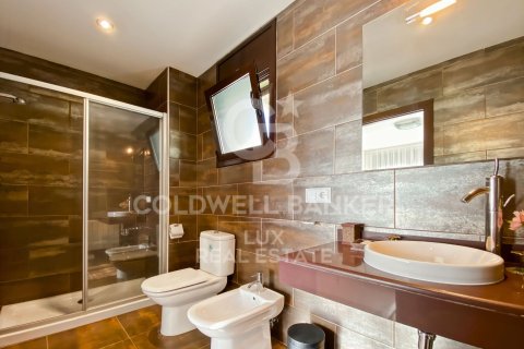 Villa de 5 dormitorios en venta en Pau, Gerona, Cataluña, Spain № 5811 - foto 19
