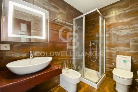 Villa de 5 dormitorios en venta en Pau, Gerona, Cataluña, Spain № 5811 - foto 23