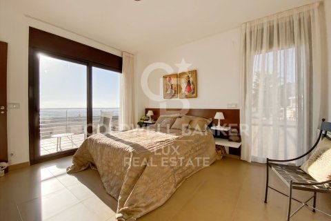Villa de 5 dormitorios en venta en Pau, Gerona, Cataluña, Spain № 5811 - foto 18