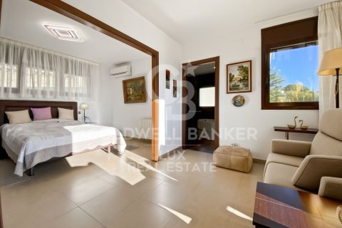 Villa de 5 dormitorios en venta en Pau, Gerona, Cataluña, Spain № 5811 - foto 13