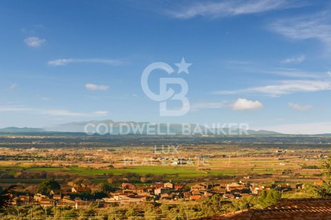 Villa de 5 dormitorios en venta en Pau, Gerona, Cataluña, Spain № 5811 - foto 4