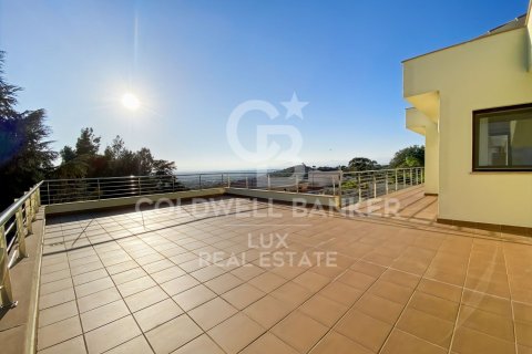 Villa de 5 dormitorios en venta en Pau, Gerona, Cataluña, Spain № 5811 - foto 17