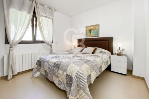 Villa de 5 dormitorios en venta en Pau, Gerona, Cataluña, Spain № 5811 - foto 21