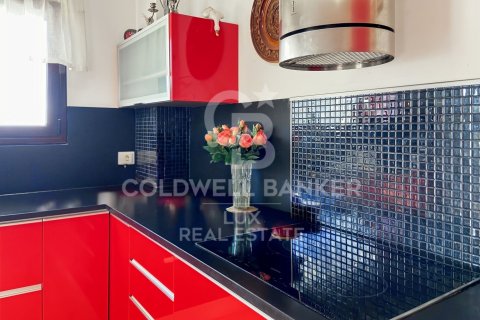 Villa de 5 dormitorios en venta en Pau, Gerona, Cataluña, Spain № 5811 - foto 9