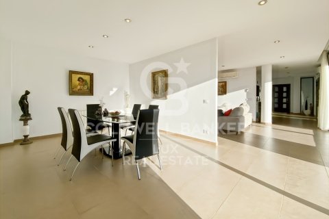 Villa de 5 dormitorios en venta en Pau, Gerona, Cataluña, Spain № 5811 - foto 6